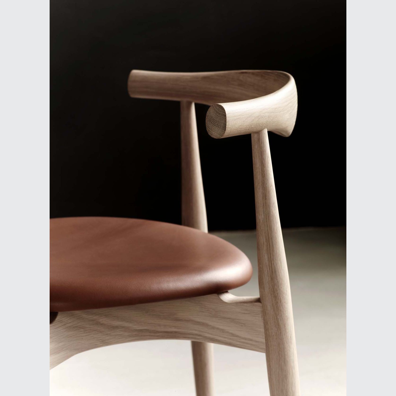 CH20 Elbow Chair by Carl Hansen + Son gallery detail image