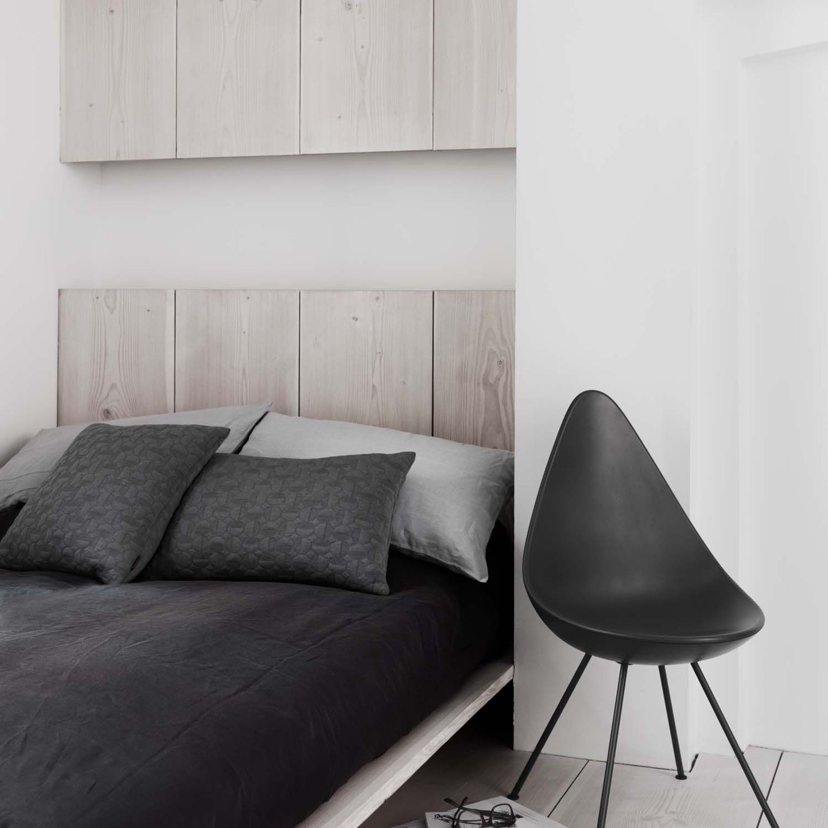 Drop Chair by Fritz Hansen gallery detail image