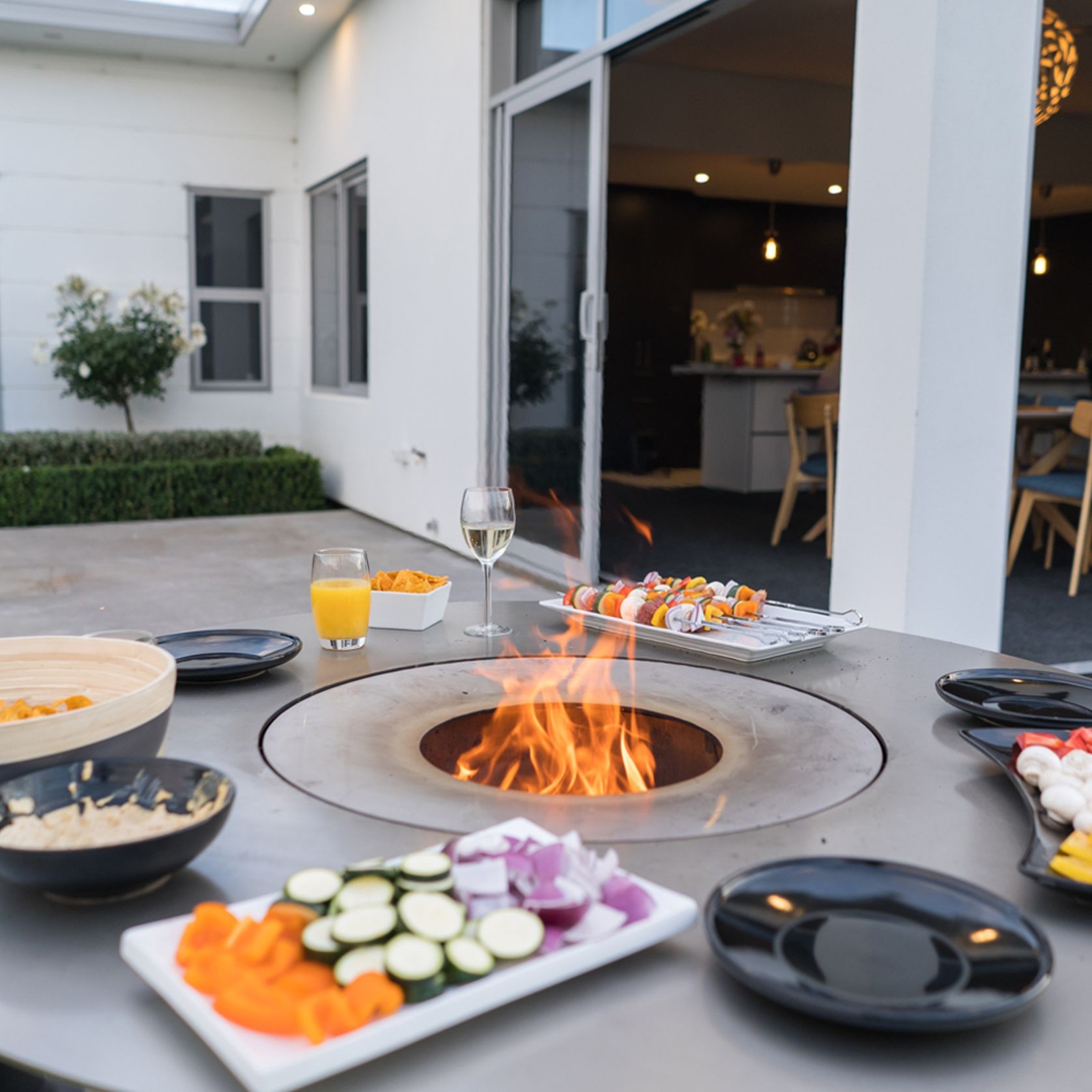 Escea EP1350 Outdoor Wood Fire Table gallery detail image