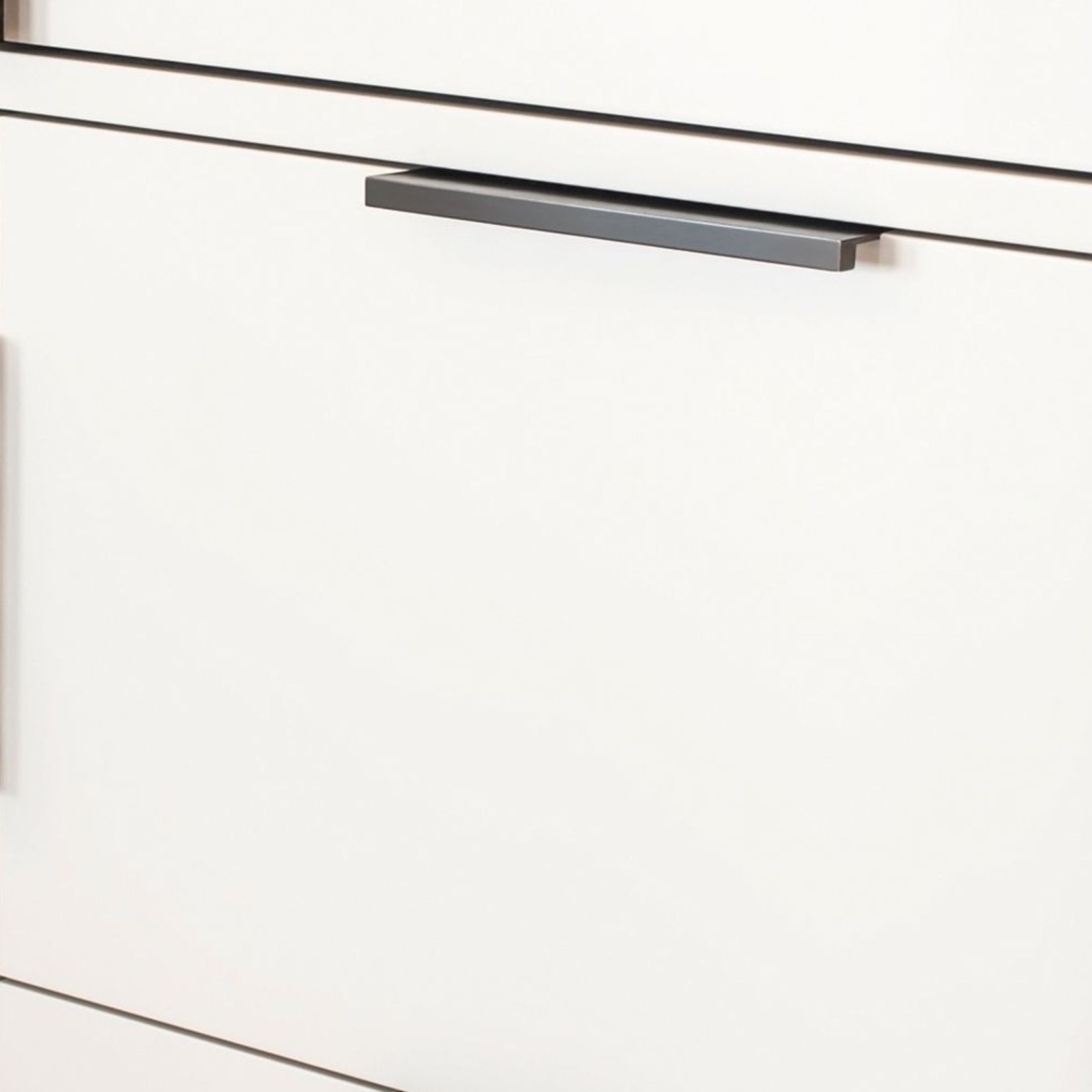 Joseph Giles Edge Pull Handle Collection gallery detail image