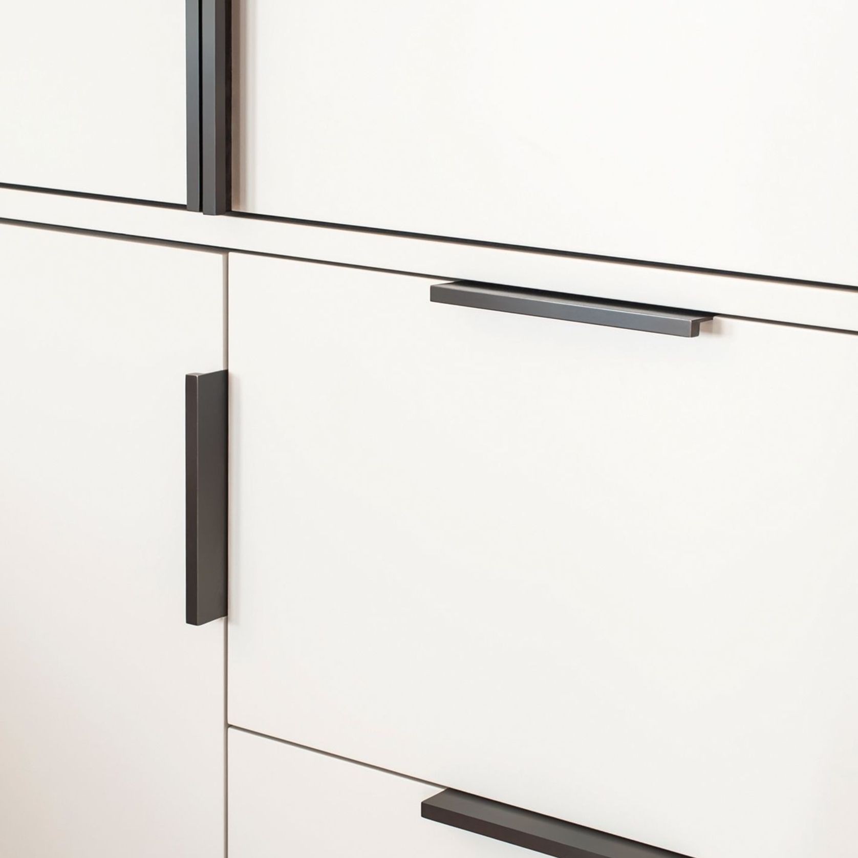 Joseph Giles Edge Pull Handle Collection gallery detail image
