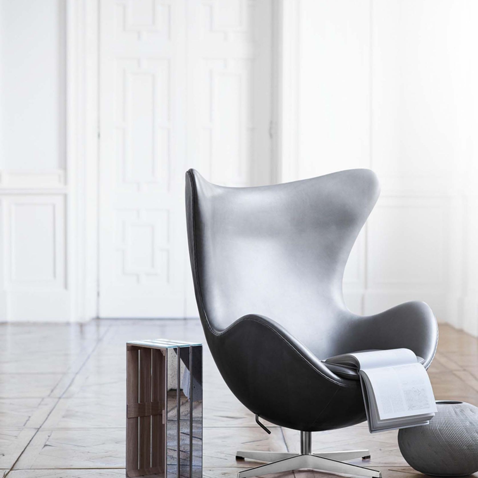 Egg Chair by Fritz Hansen gallery detail image