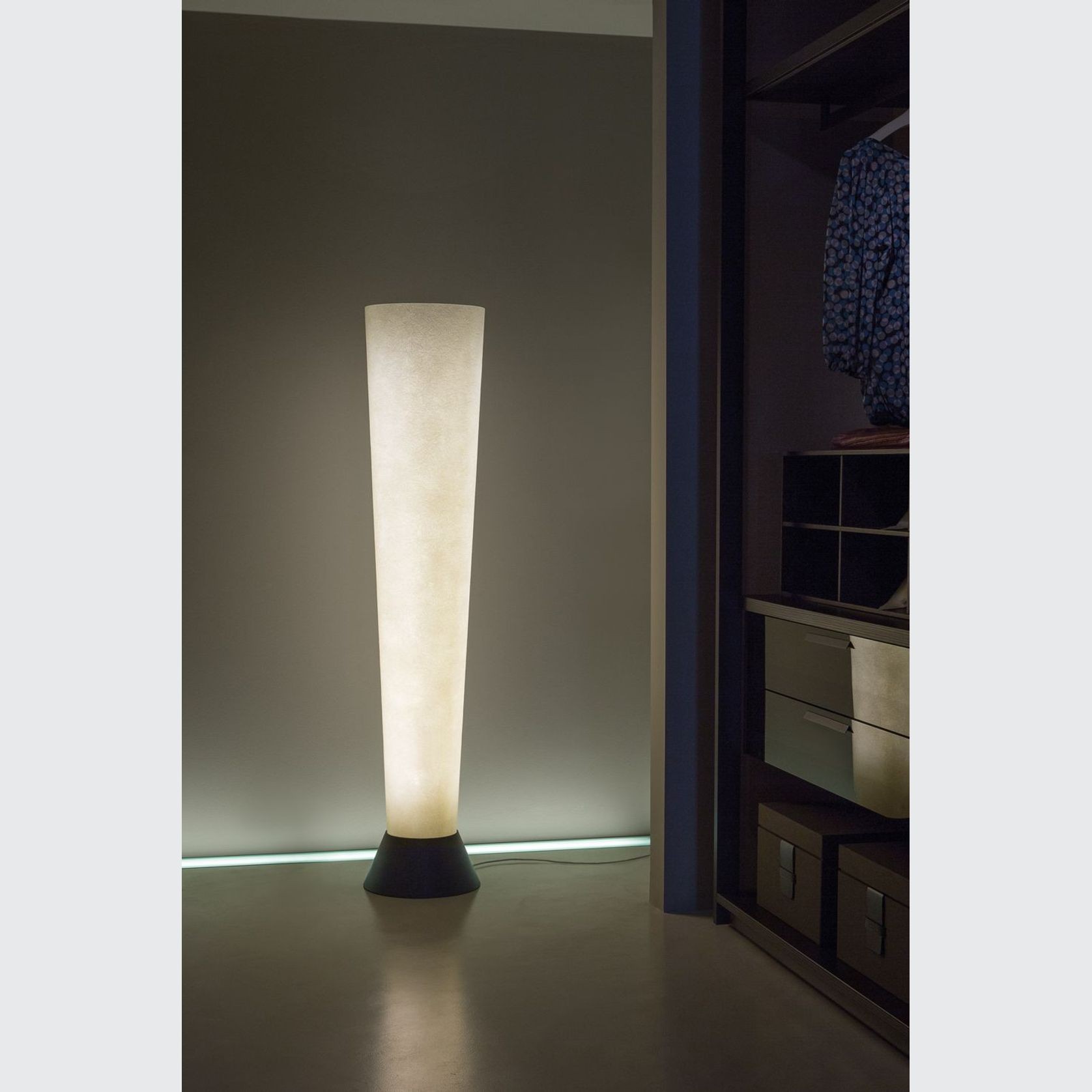 Elios Floor Lamp by Karboxx gallery detail image