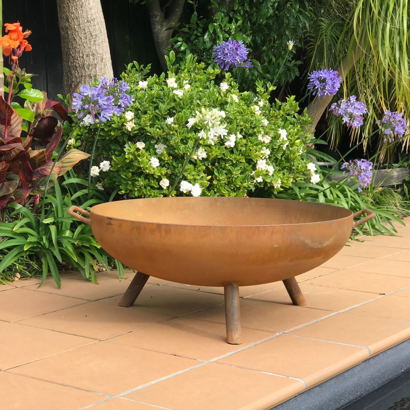 Fire Bowl Pit 900 with Legs gallery detail image