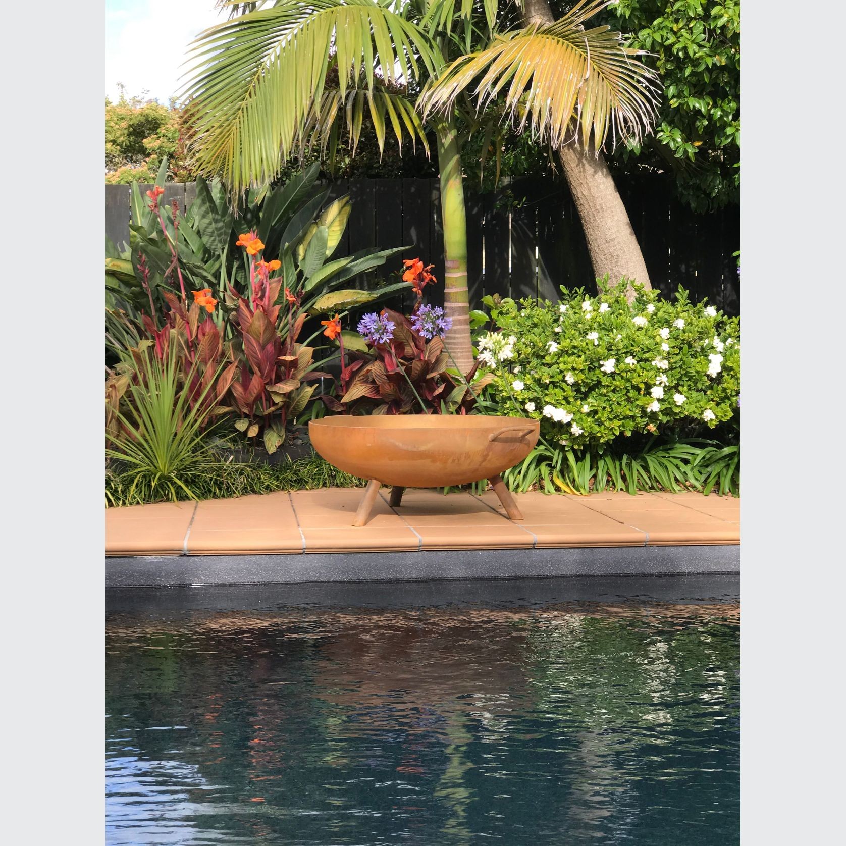Fire Bowl Pit 900 with Legs gallery detail image