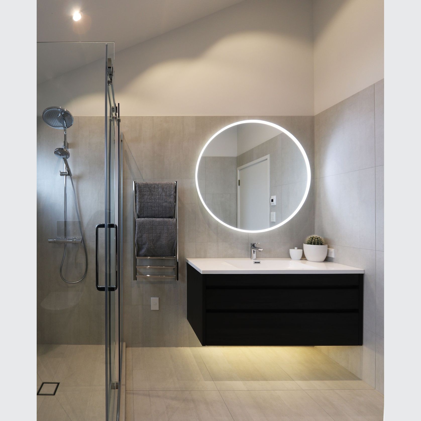 Code 12-Volt Round Heated Towel Ladders gallery detail image