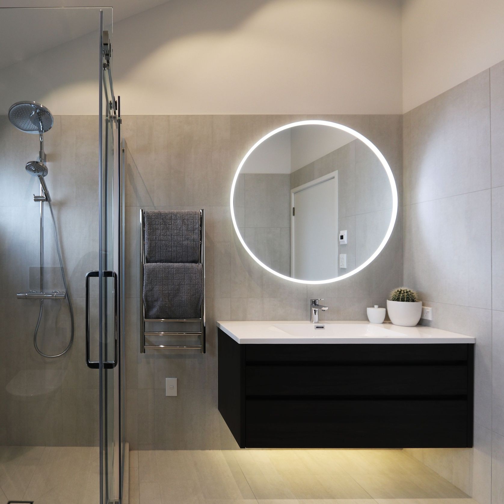 12-Volt Round Heated Towel Ladders gallery detail image
