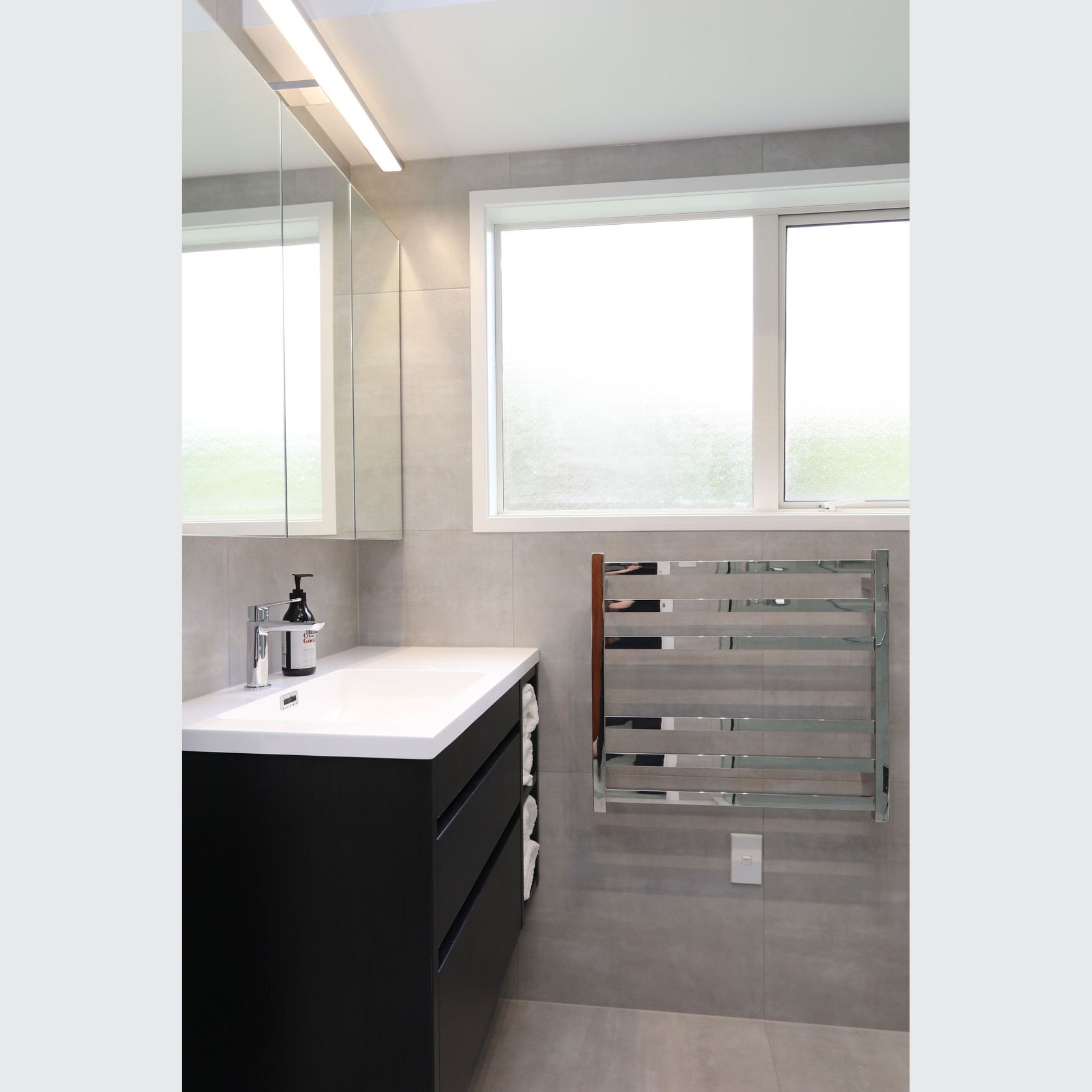 Elite Square Heated Towel Ladders gallery detail image