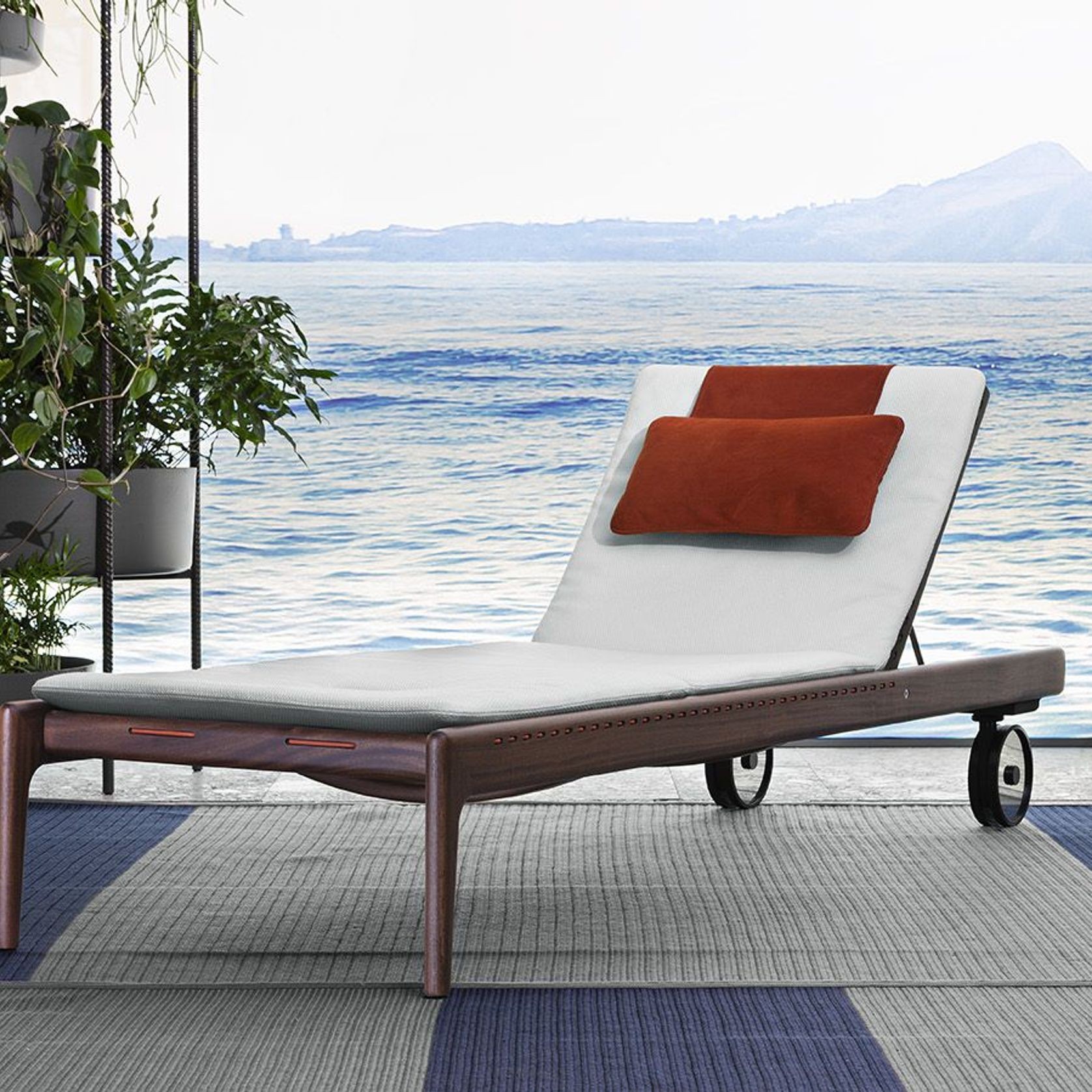 Levante Sun Lounger by Exteta gallery detail image