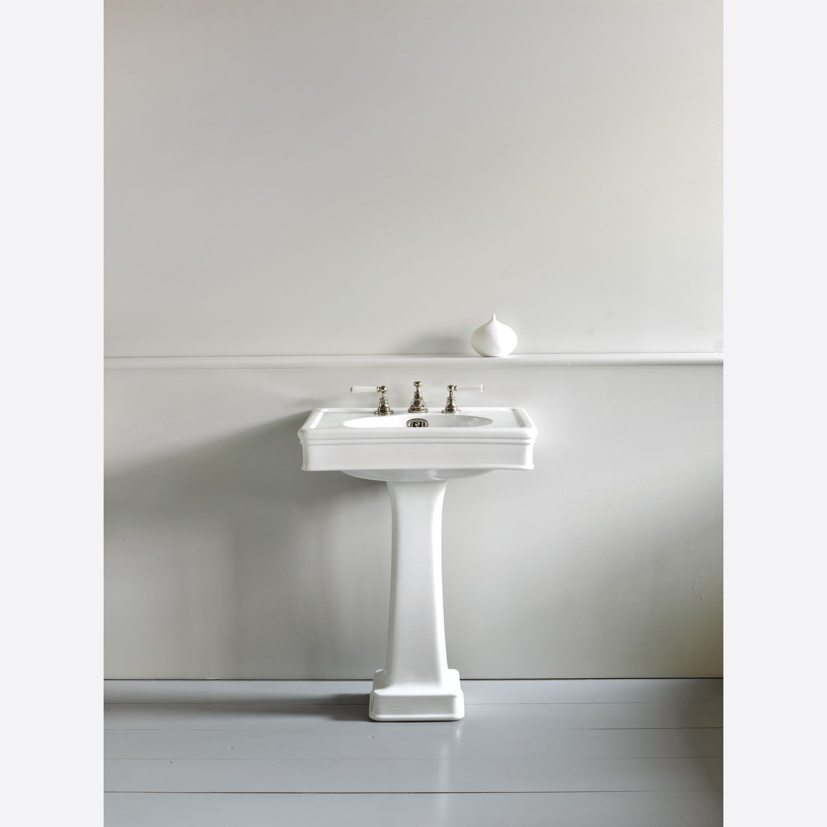 Lonsdale 550 and 650 basin gallery detail image