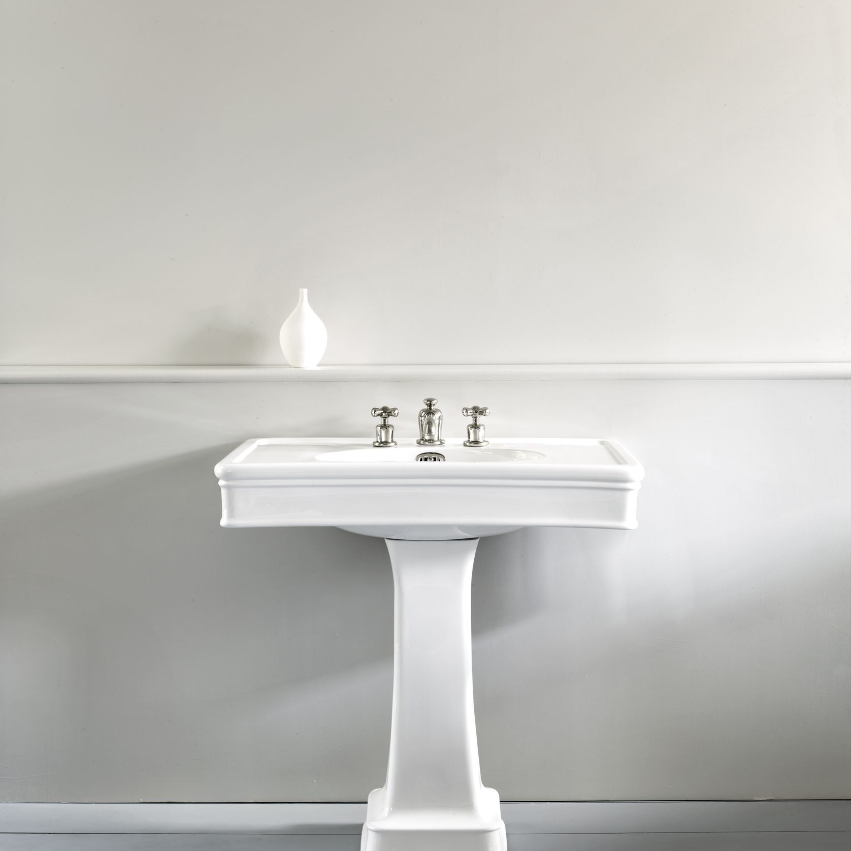 Lonsdale 860mm Basin on Metal Basin Stand gallery detail image