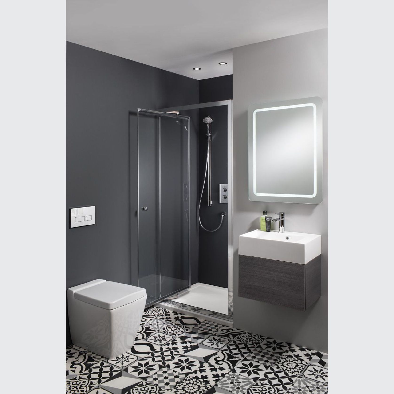 Lucca Infold Shower gallery detail image