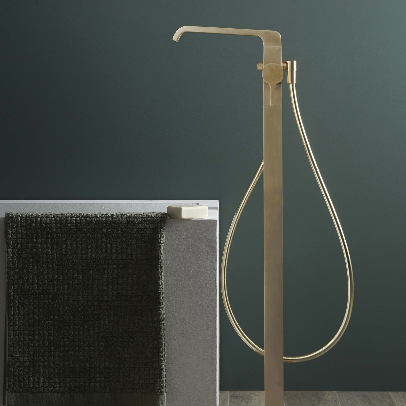 Luxe Floor Mount Bath Filler With Handshower gallery detail image