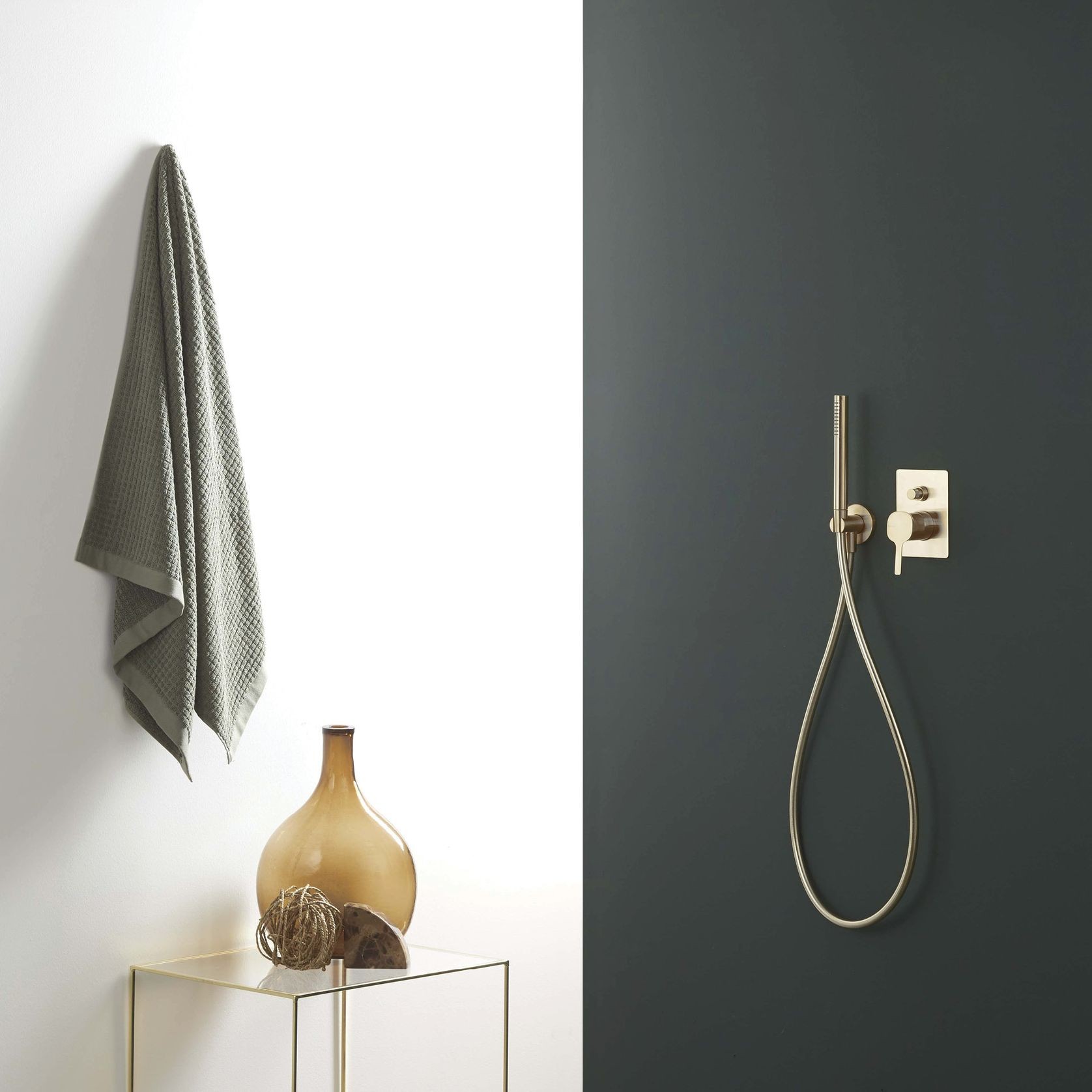 Luxe Wall Mount Shower Kit gallery detail image