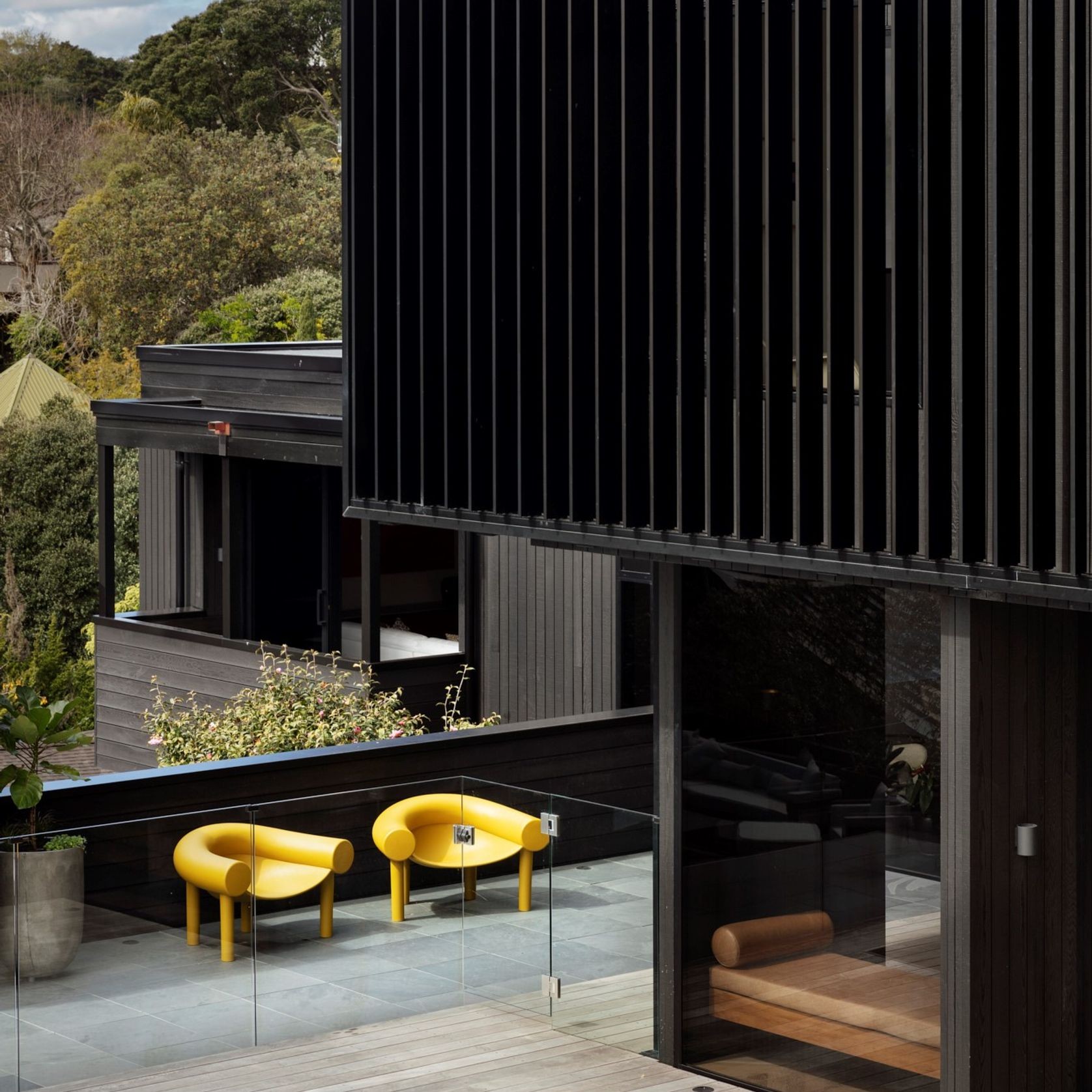 Locarno Operable Vertical Louvres gallery detail image