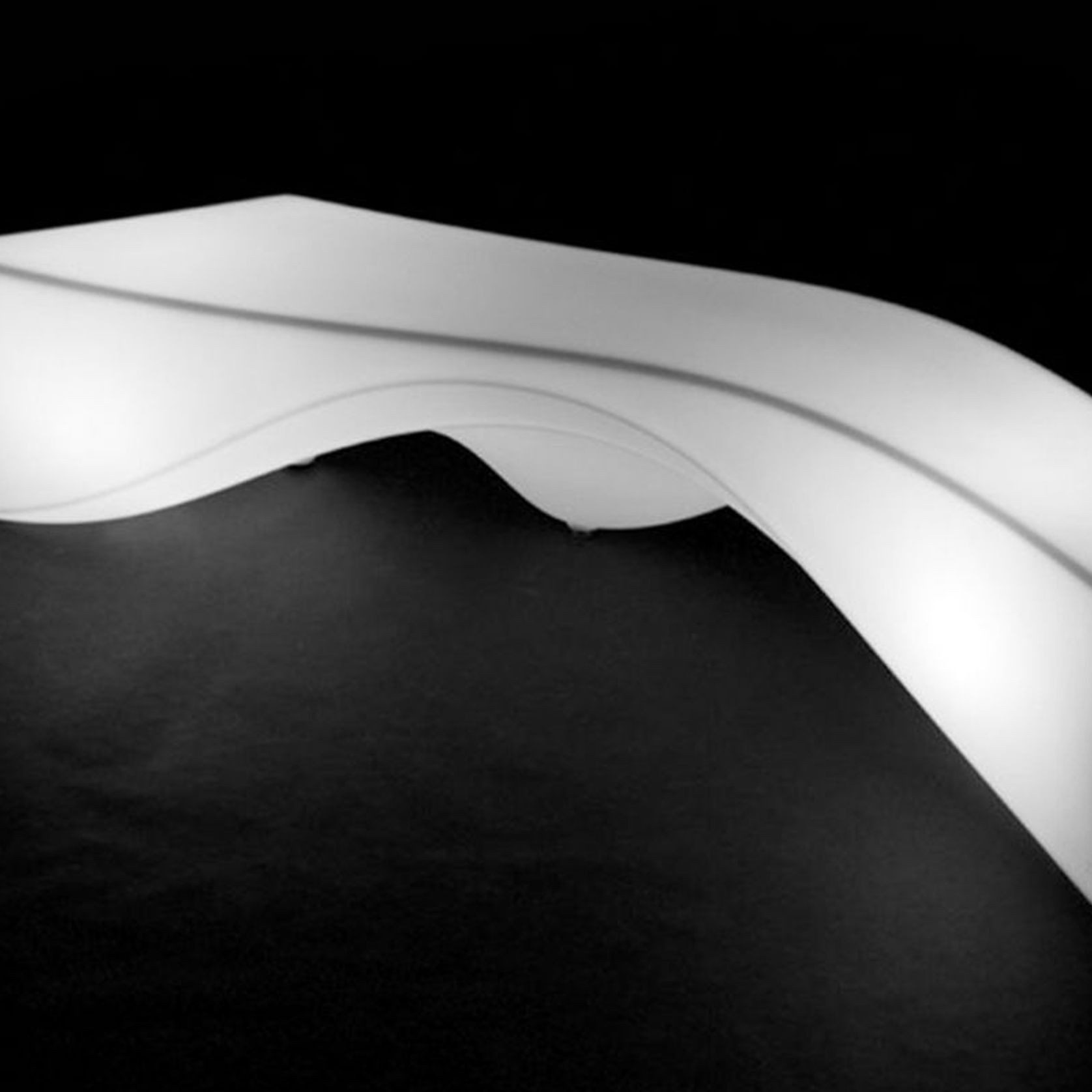 Riptide Bench by Tonik gallery detail image
