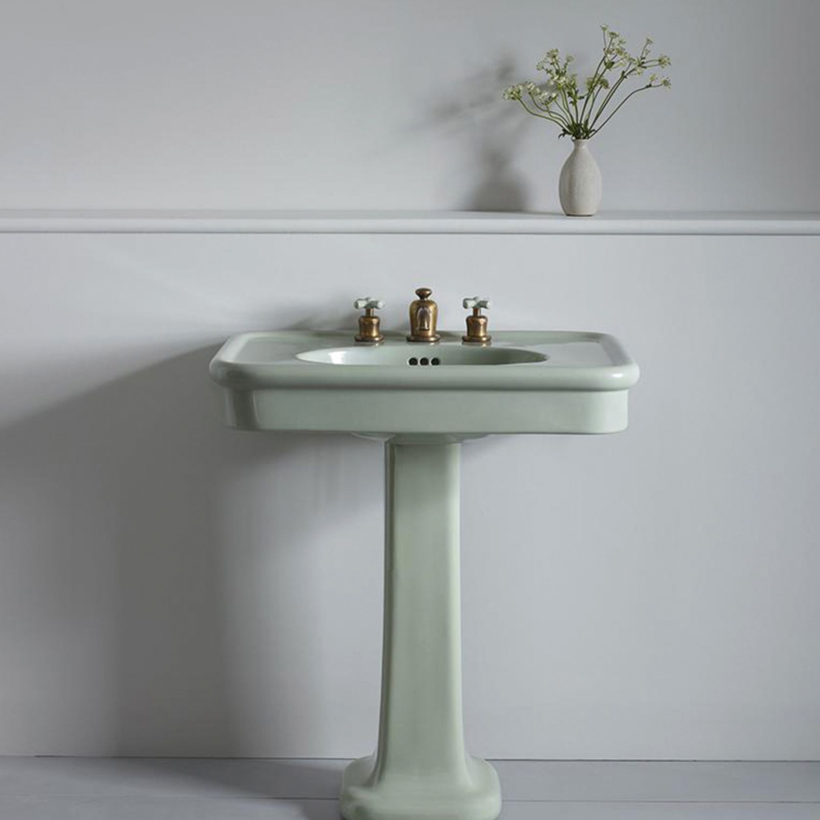 Rockwell Basin on Pedestal gallery detail image