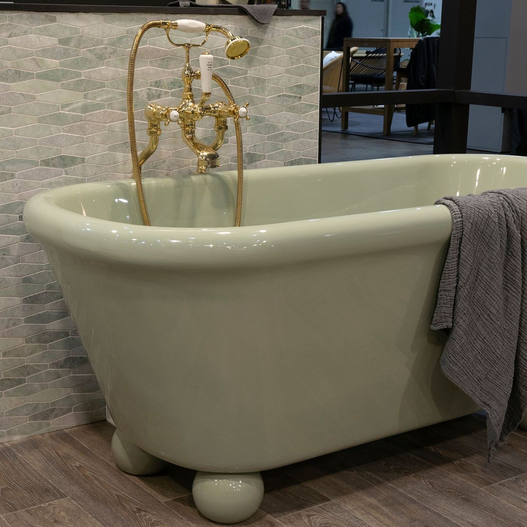 Rockwell Bath with Feet gallery detail image