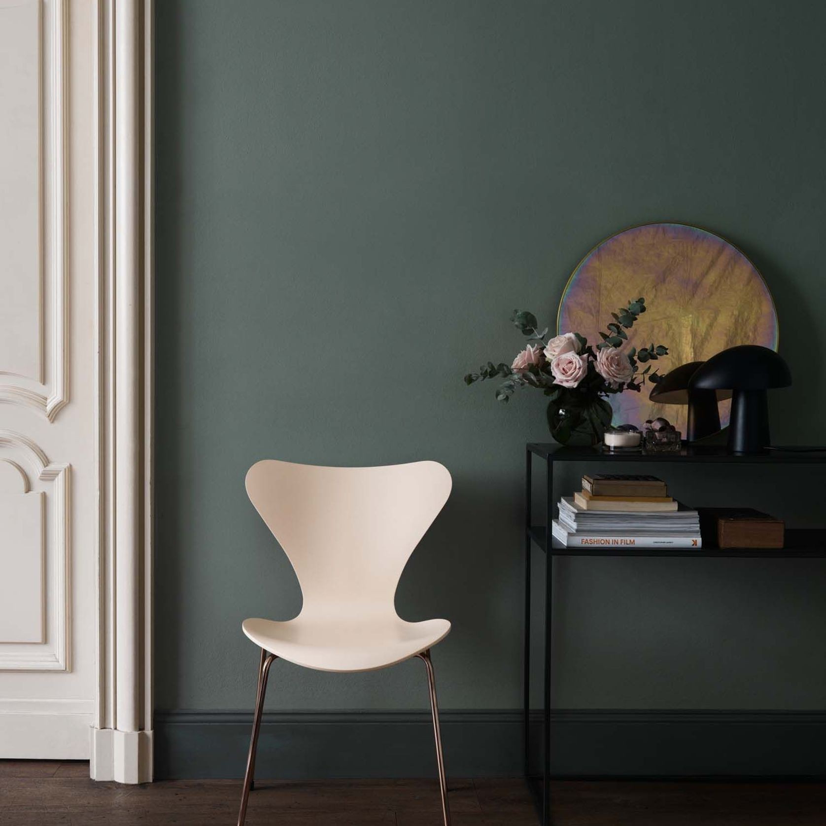 Series 7 Chair by Fritz Hansen gallery detail image