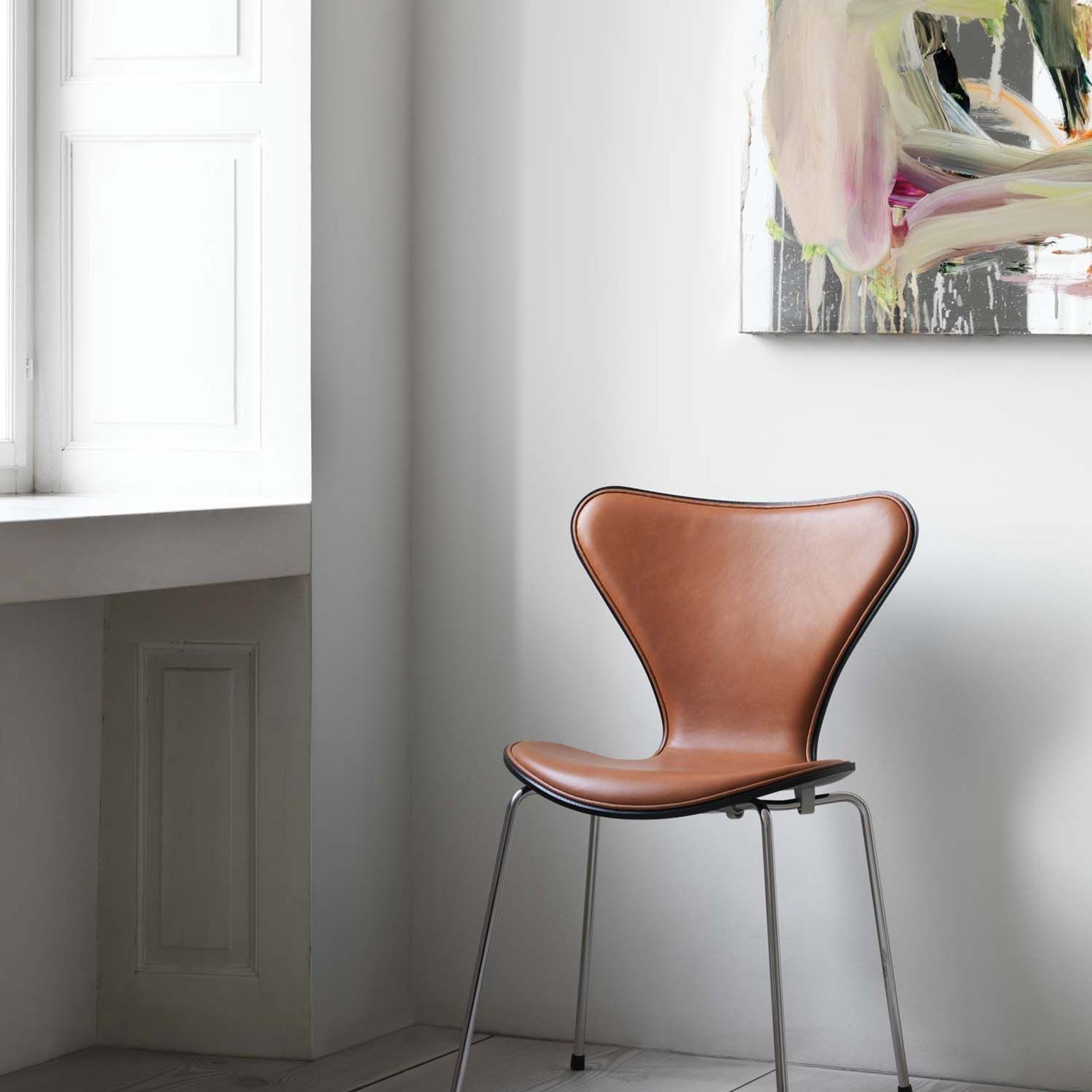 Series 7 Chair by Fritz Hansen gallery detail image