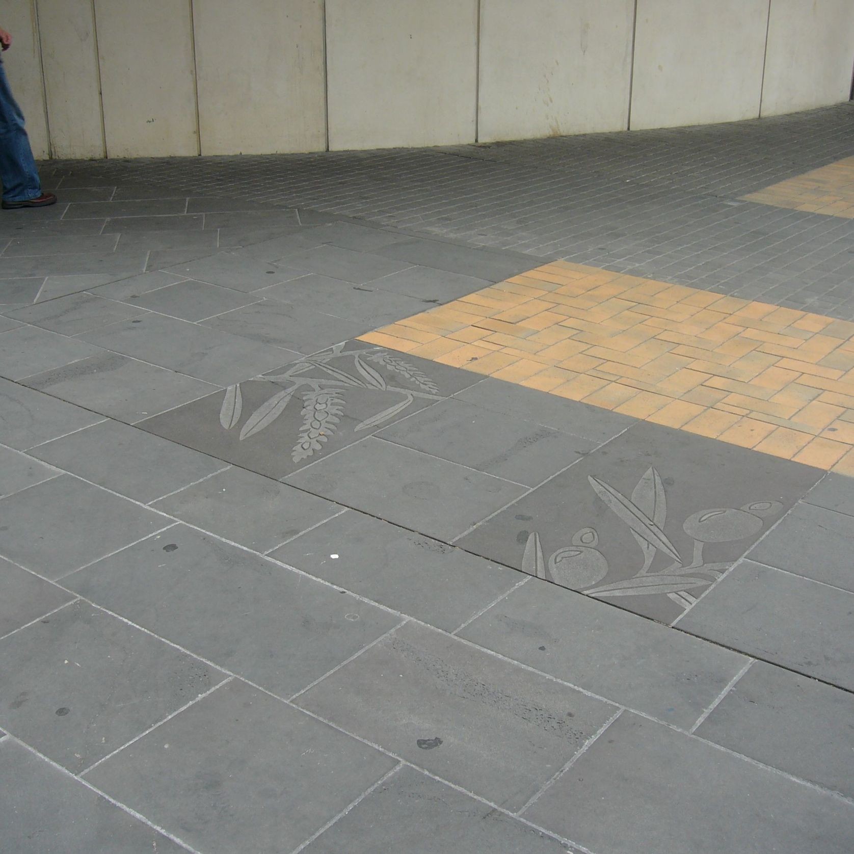 Bluestone Paving gallery detail image