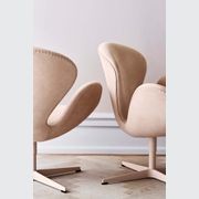 Swan Chair by Fritz Hansen gallery detail image