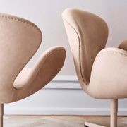 Swan Chair by Fritz Hansen gallery detail image