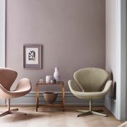 Swan Chair by Fritz Hansen gallery detail image