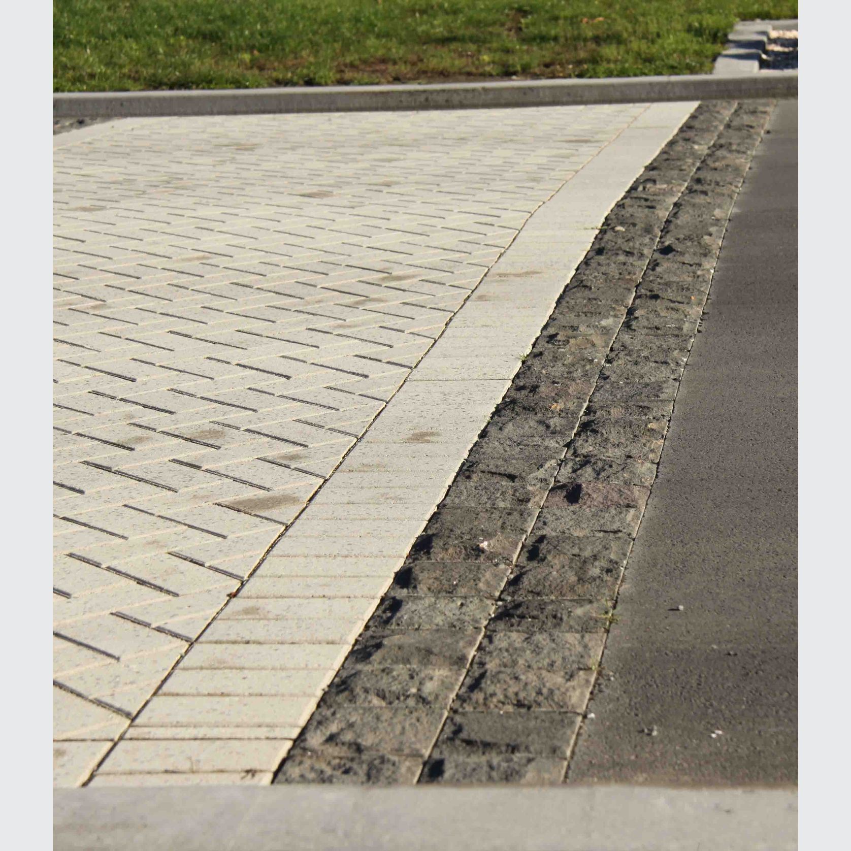 Bluestone Vehicular Paving gallery detail image