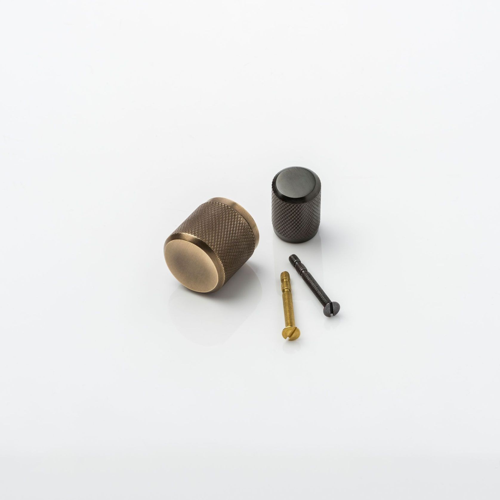 Joseph Giles Volume Knurled Cabinet Pull gallery detail image