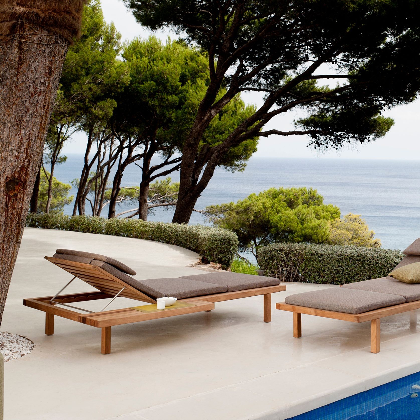 Vis-a-vis Sun Lounger by Tribu gallery detail image