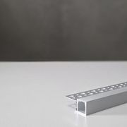 TL021 trimless extrusion