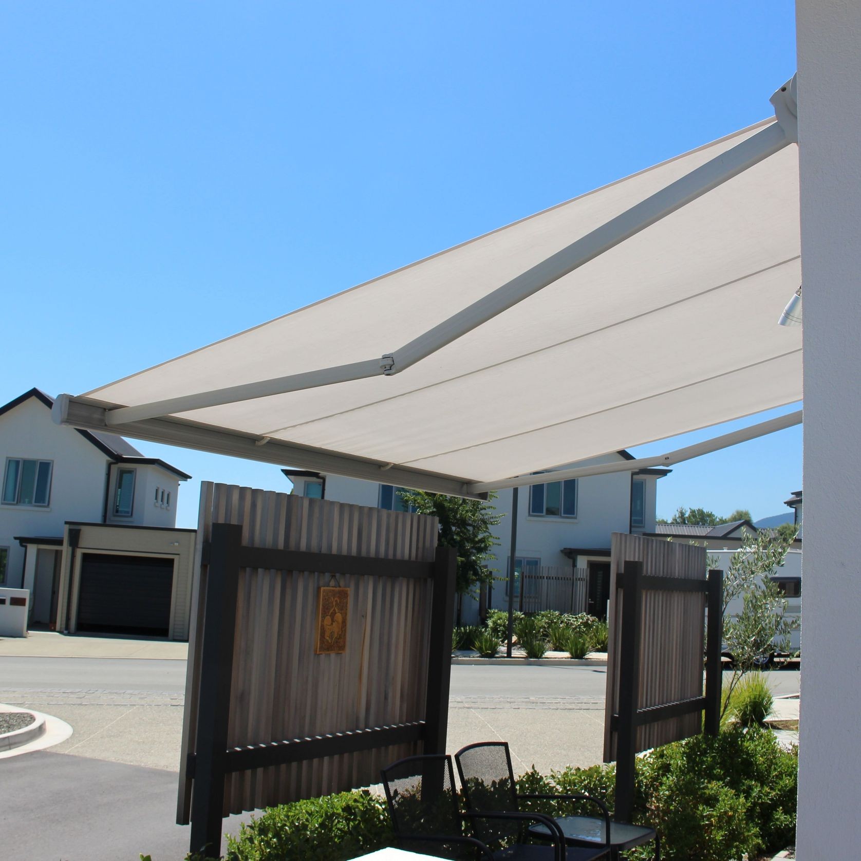 Felicia™ Retractable Cassette Awning gallery detail image