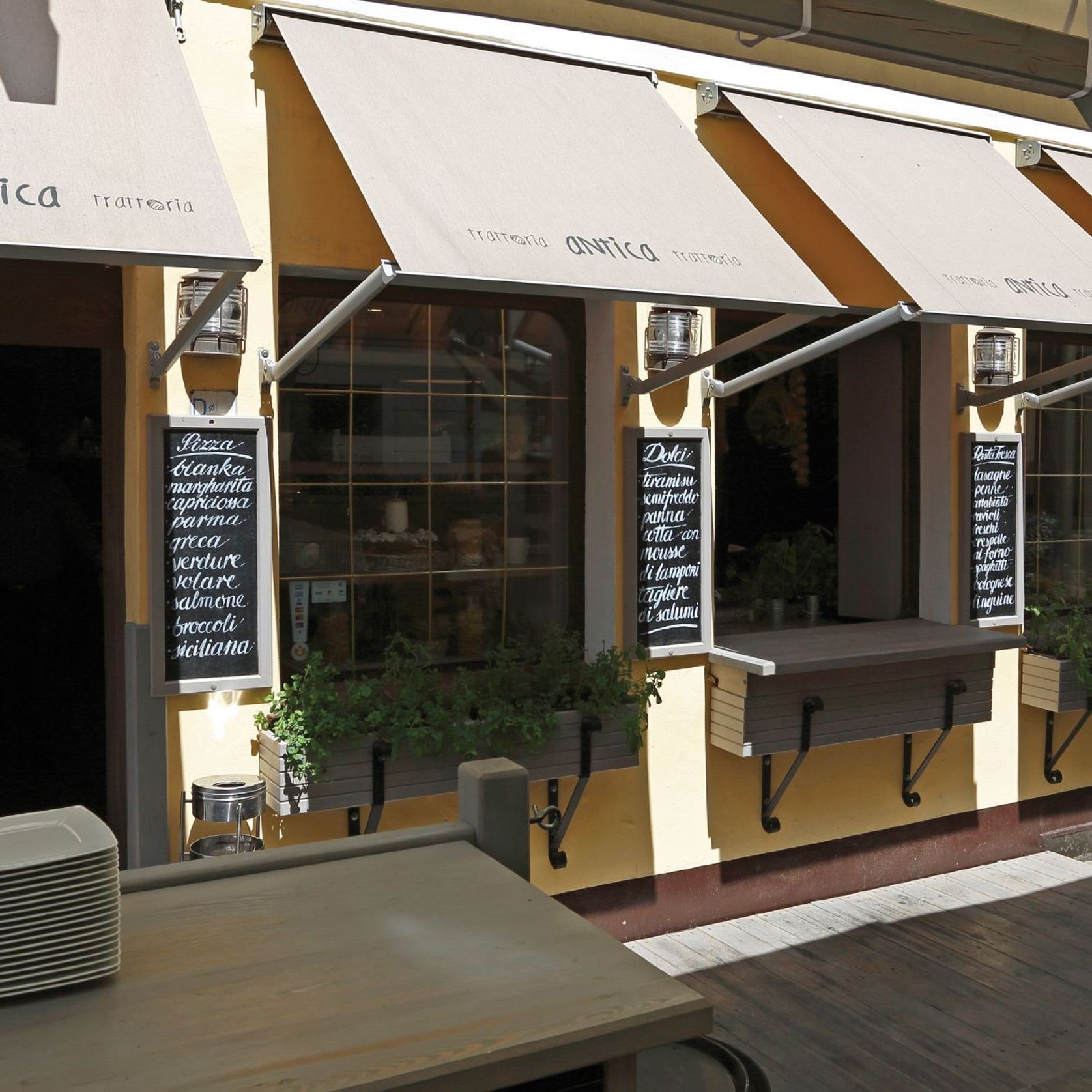 Italia Box Awning gallery detail image