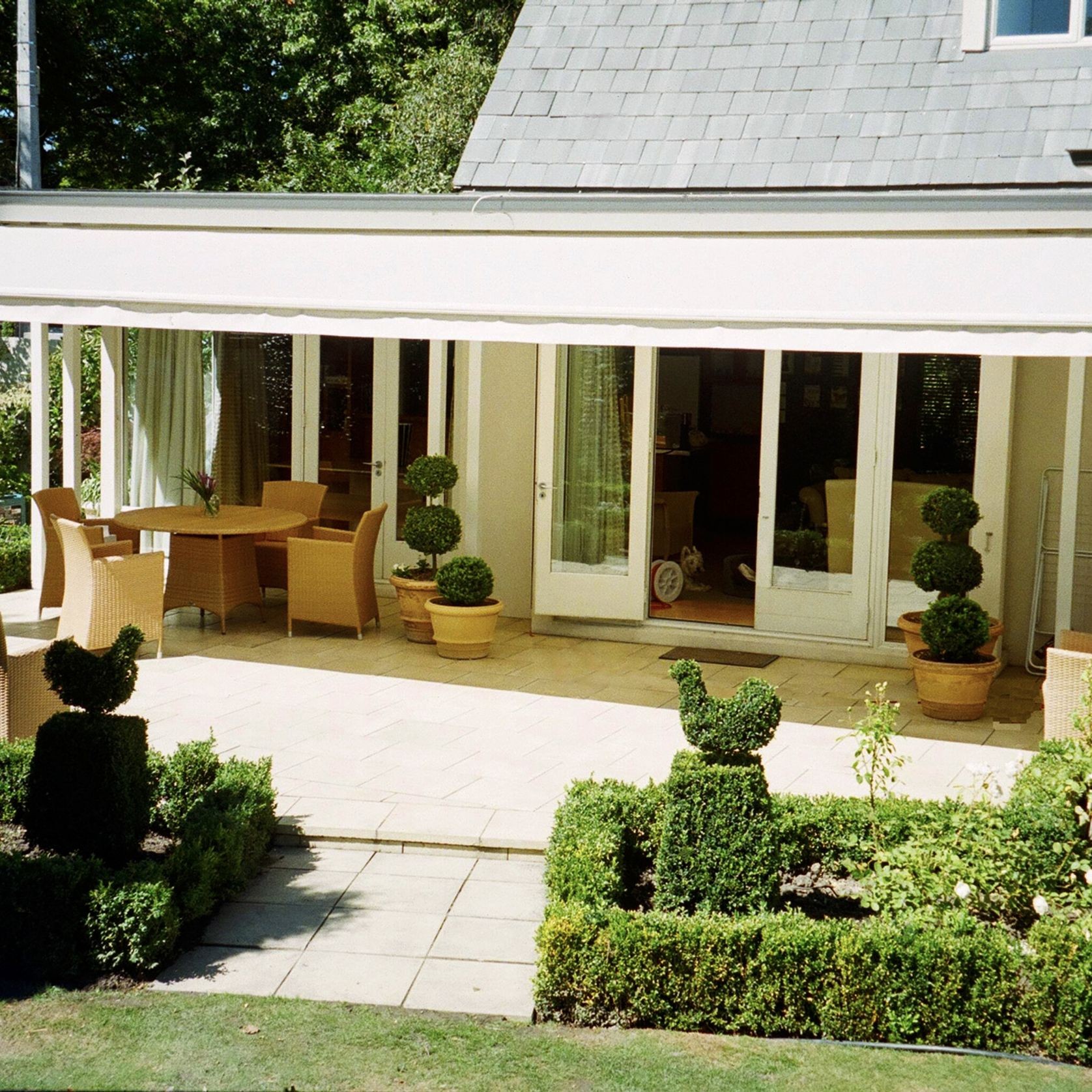 Euro Boulevard Awning gallery detail image