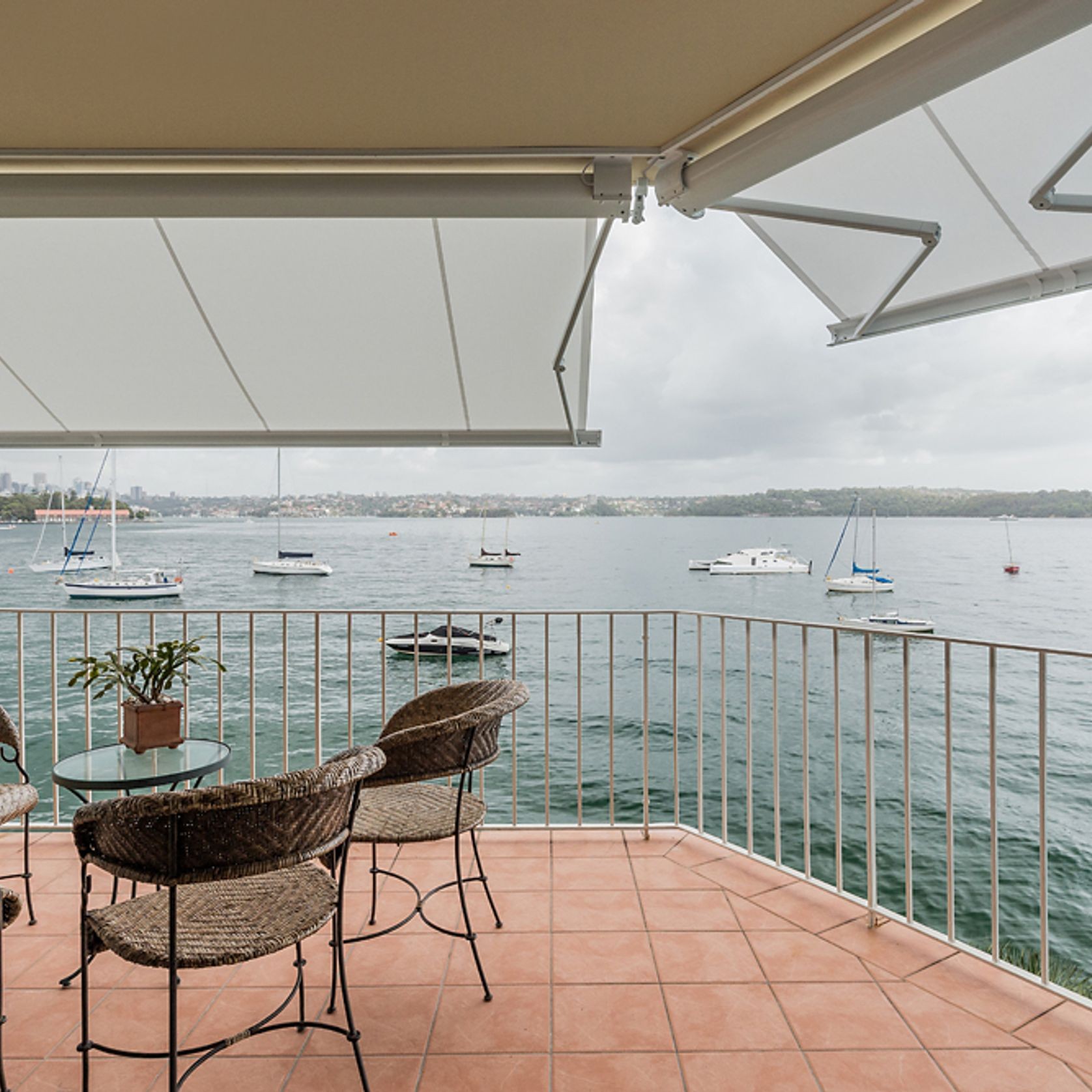 Weinor Cassita II Full Cassette Folding Arm Awning gallery detail image