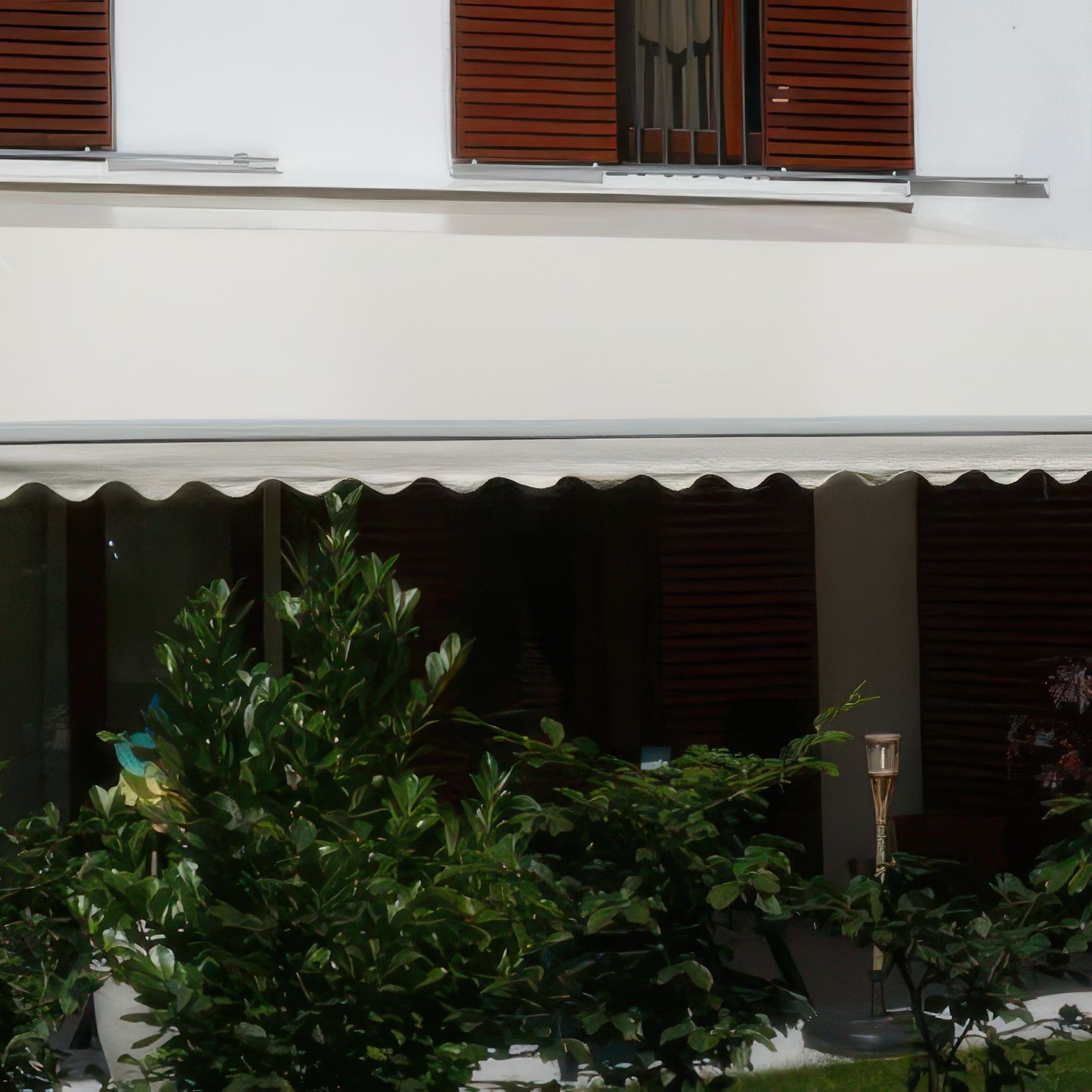 Leiner Sunrain Folding Arm Awning gallery detail image
