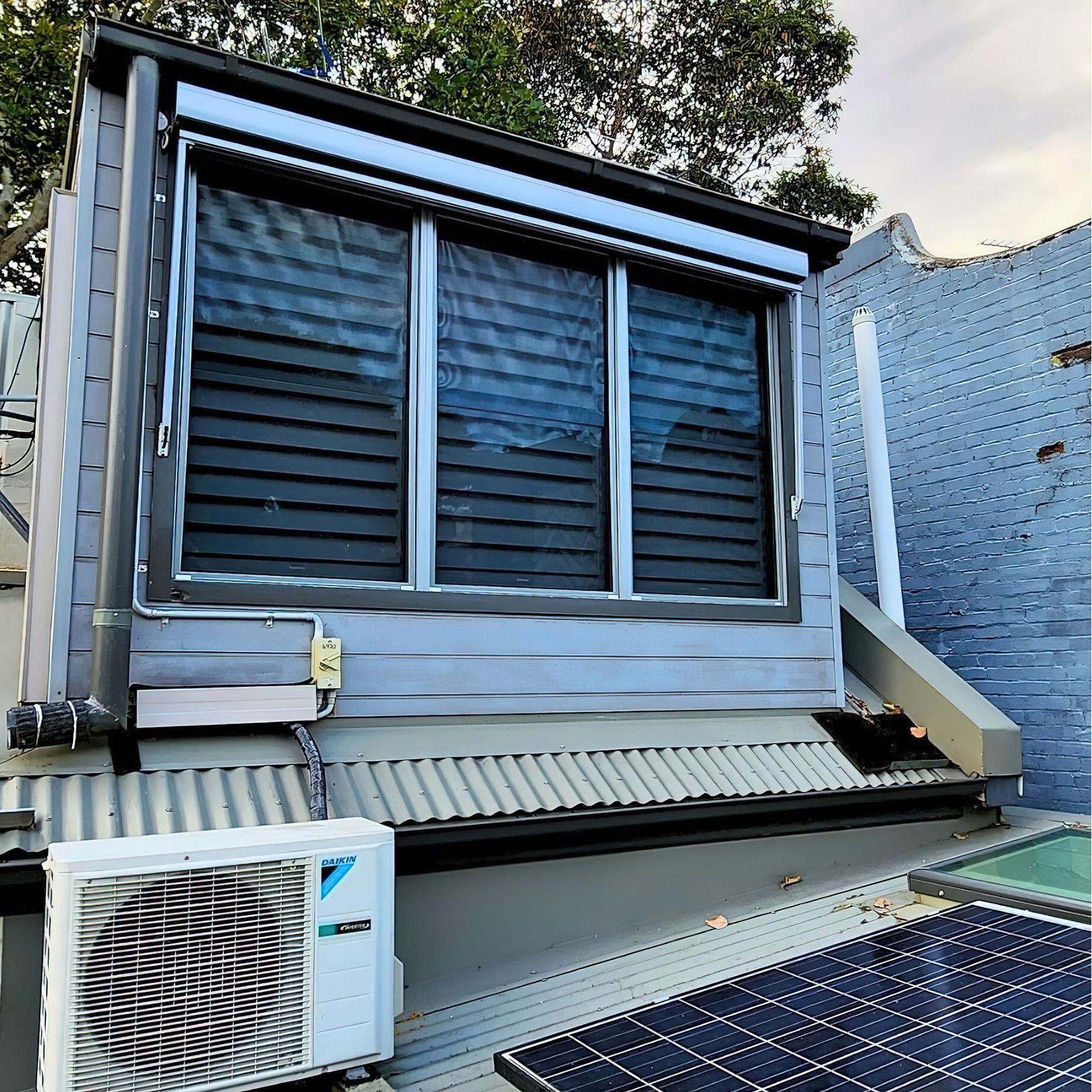 Metro Retractable Pivot Arm Awnings gallery detail image