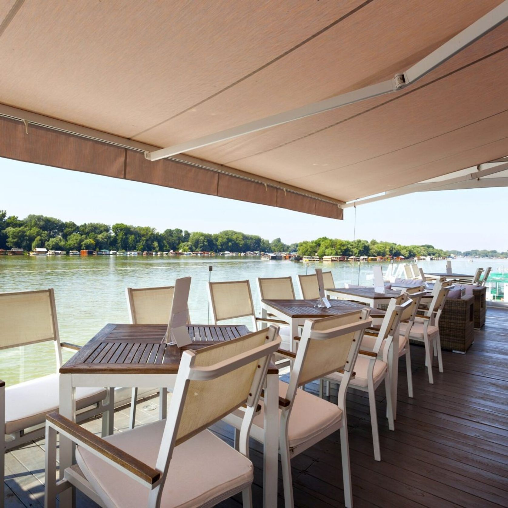 Aria Classic Folding Arm Awnings gallery detail image