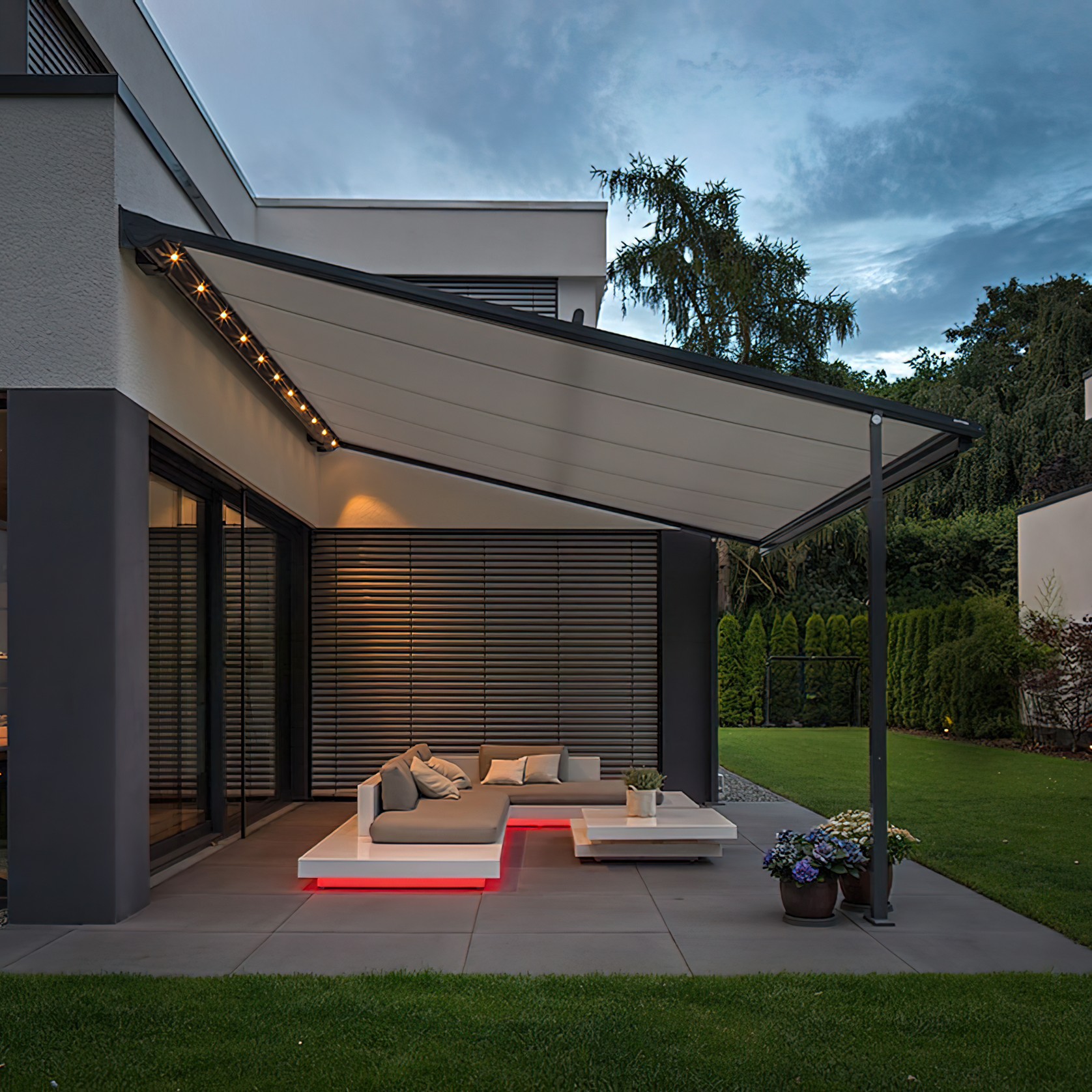 Weinor Plaza Viva Retractable Patio Roof gallery detail image