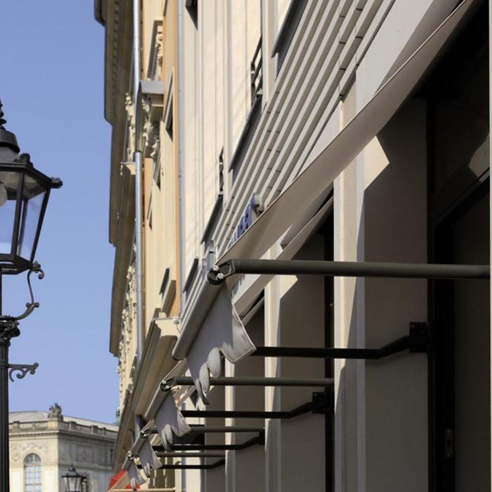 Drop Arm Awnings | Warema gallery detail image