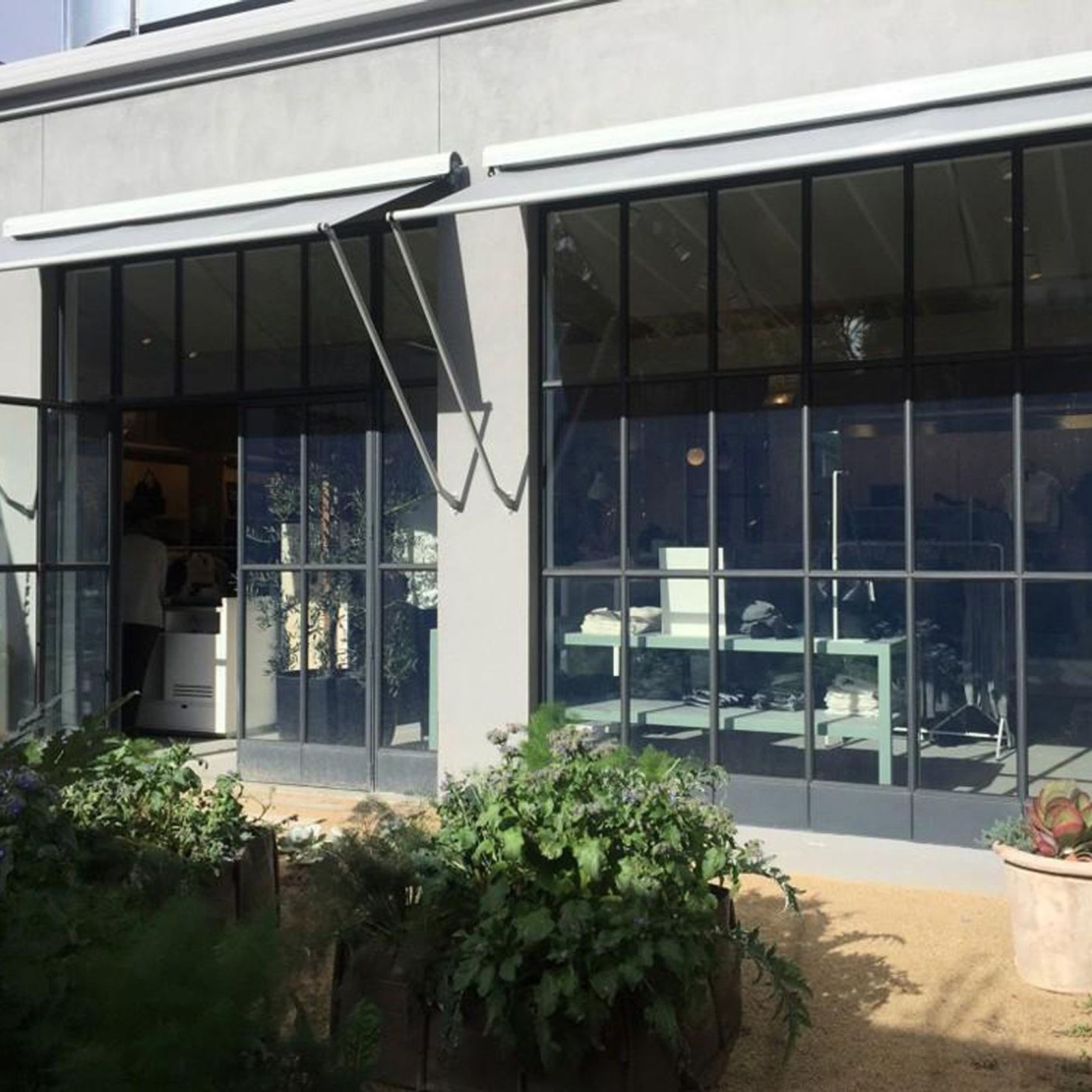 Drop Arm Awnings | Warema gallery detail image