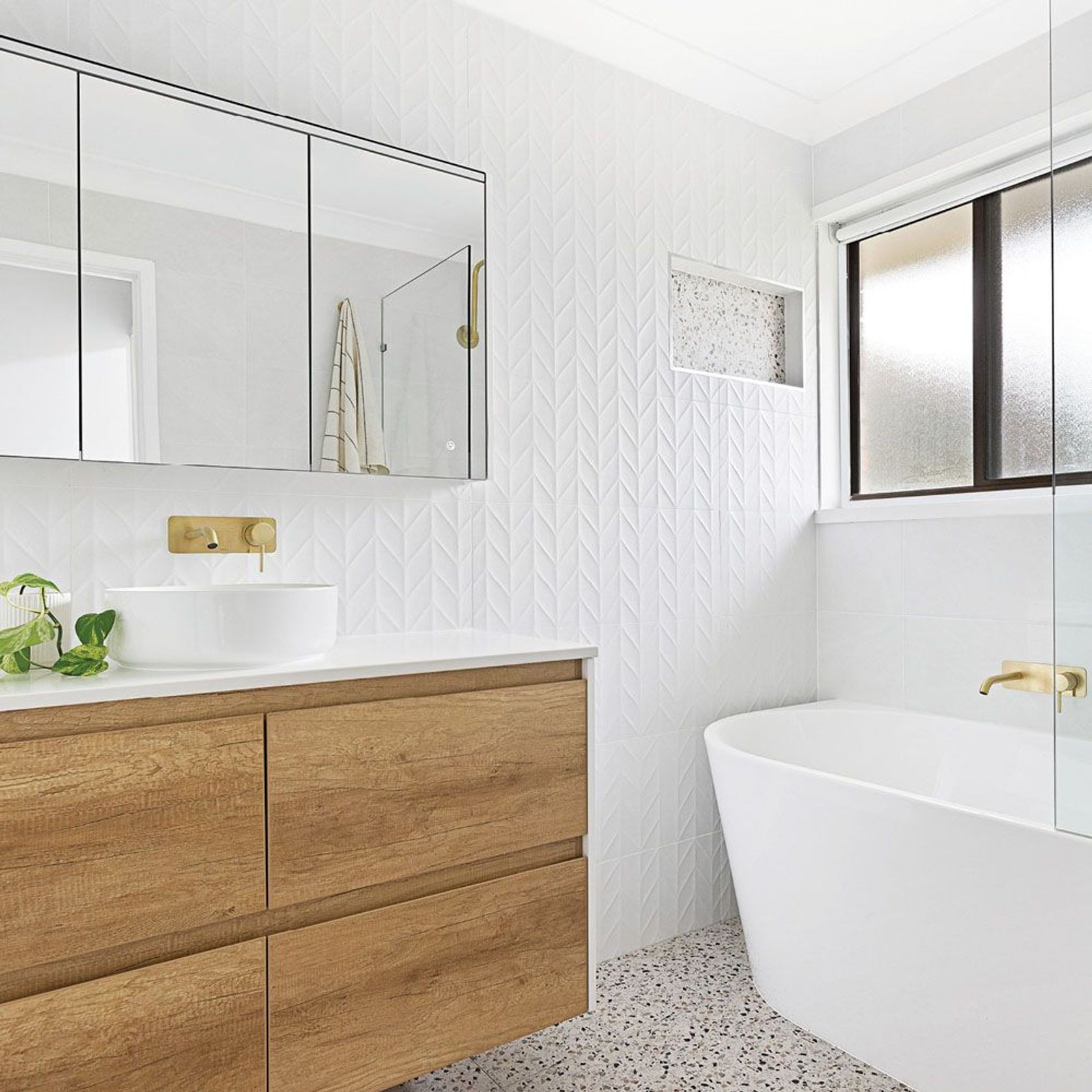 Kaya Wall Basin/Bath Mixer Set, Rectangular Plate gallery detail image
