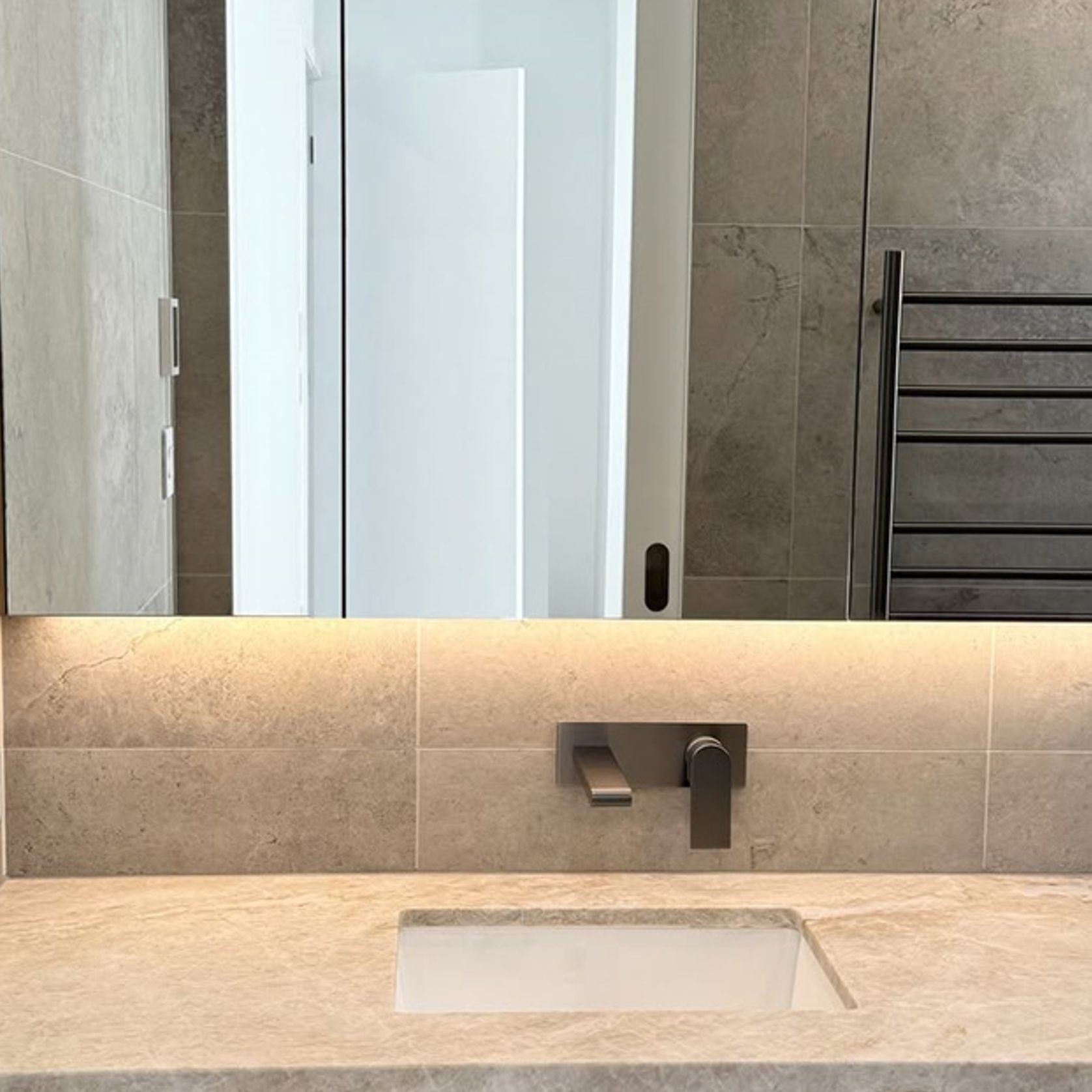 Bianca Wall Basin/Bath Mixer 187mm | Gun Metal gallery detail image