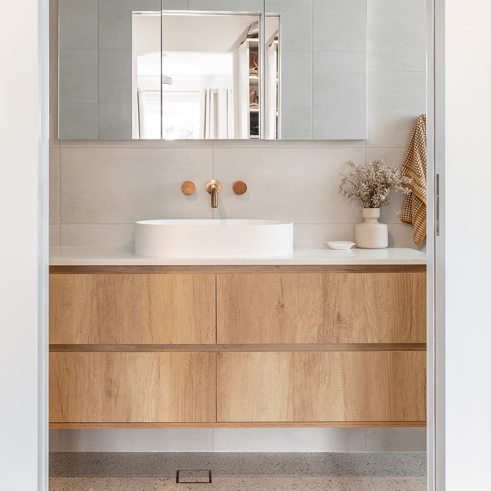 Ivy Basin Matte White gallery detail image