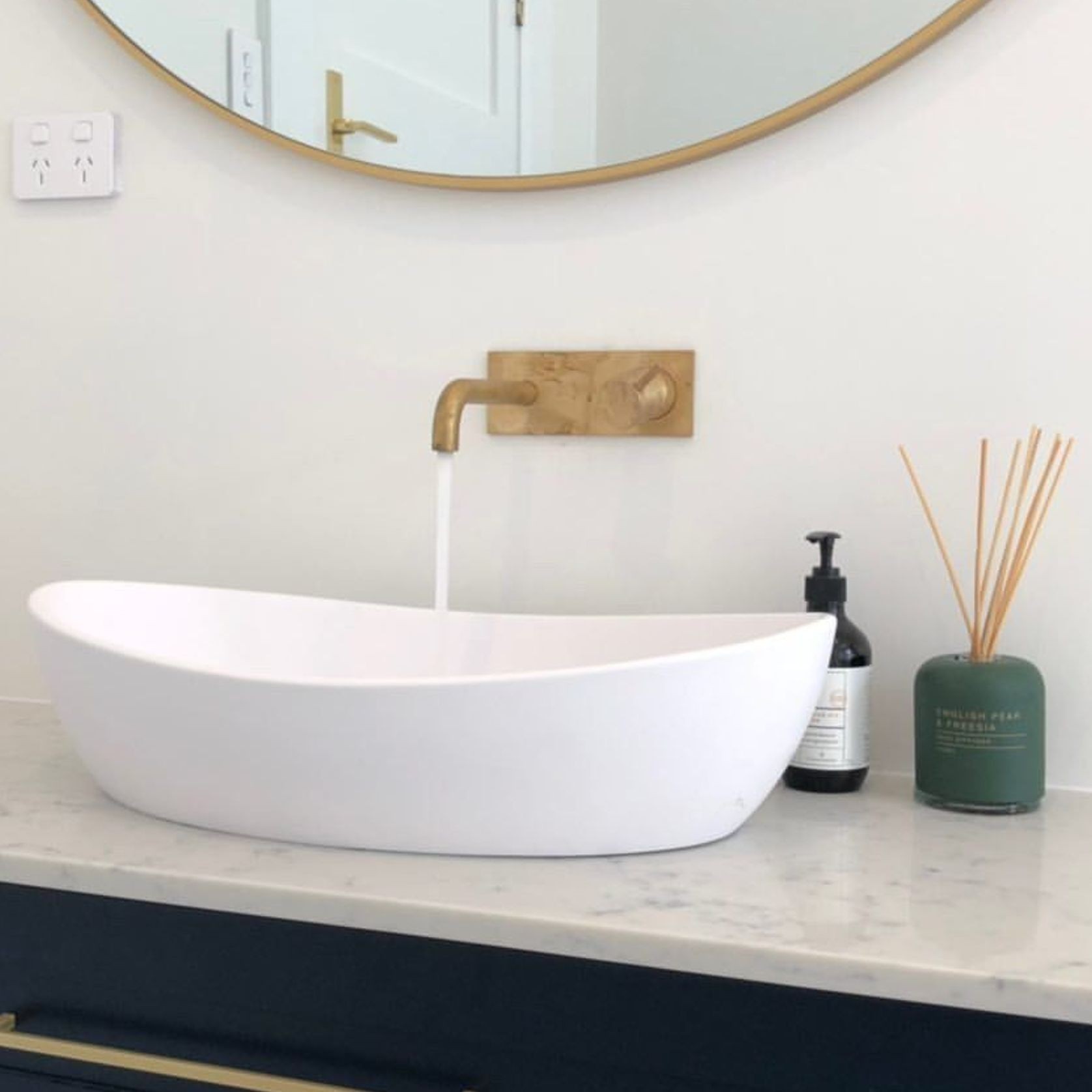 Vivienne STB24 Curved Top Basin gallery detail image