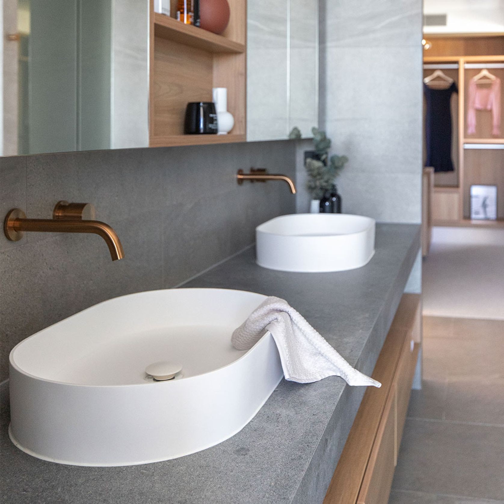 Ivy Basin Matte White gallery detail image
