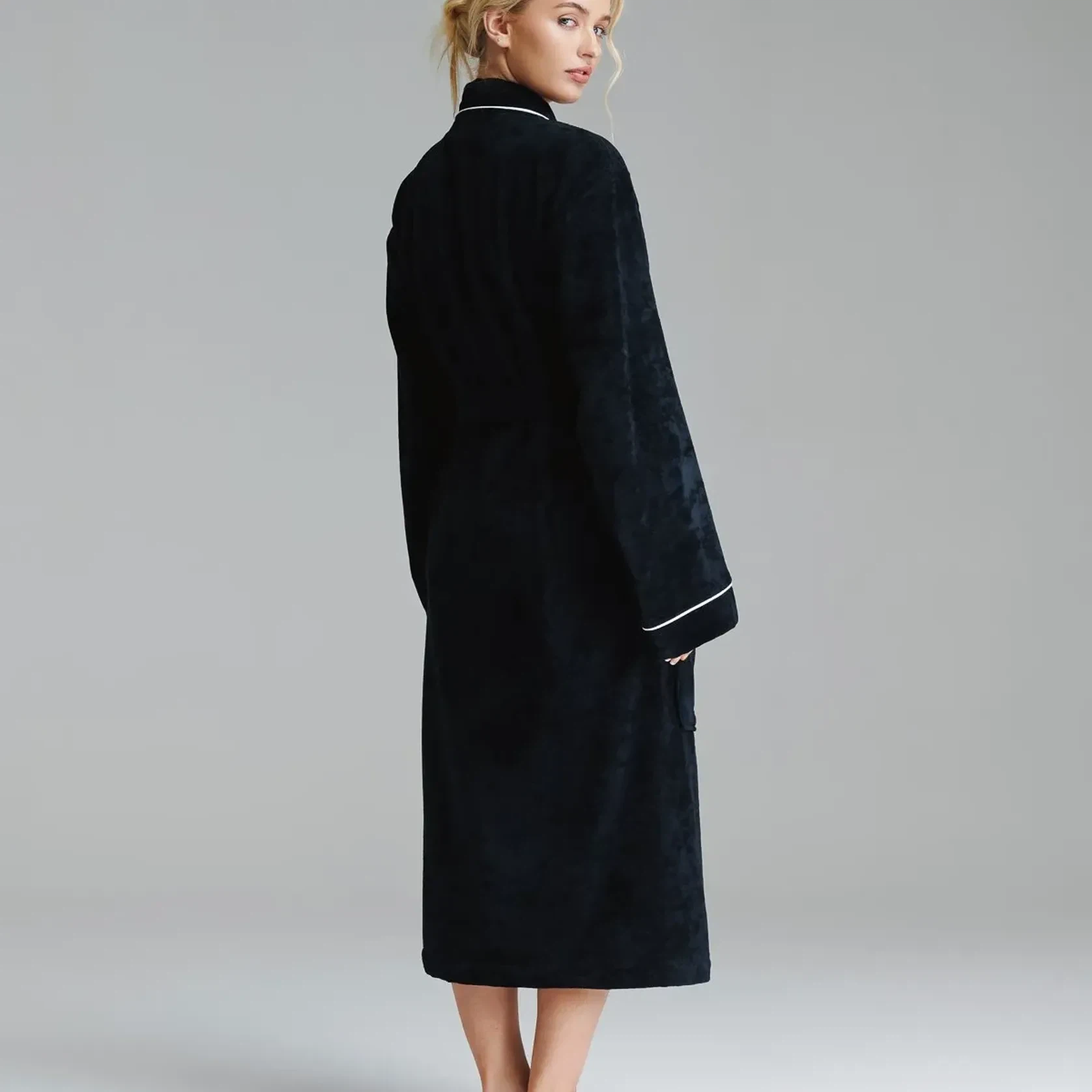 Cotton Velour Bathrobes with Piping gallery detail image