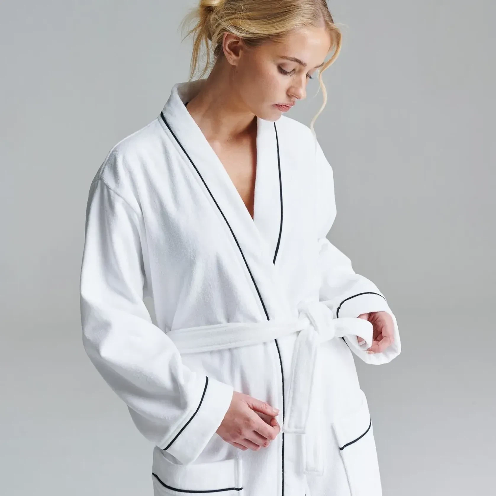 Cotton Velour Bathrobes with Piping gallery detail image