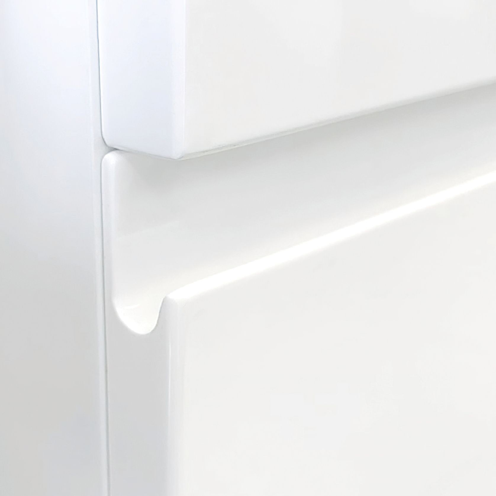 Fingerpull Gloss White Cabinets gallery detail image